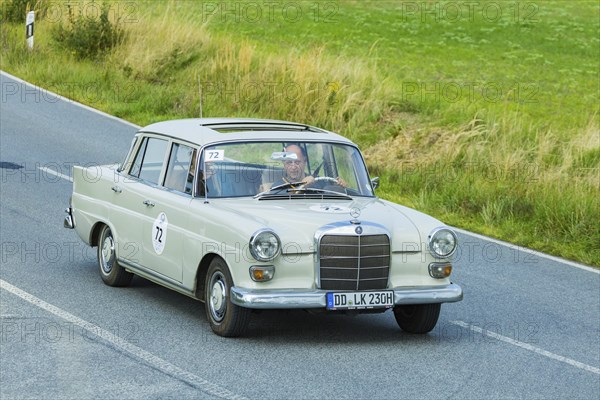 A drive for vintage vehicles. Skilful handling of the vehicle, finding the route by means of the