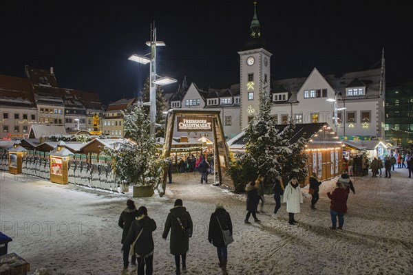 The Freiberg Christmas Market on the Obermarkt in front of the town hall