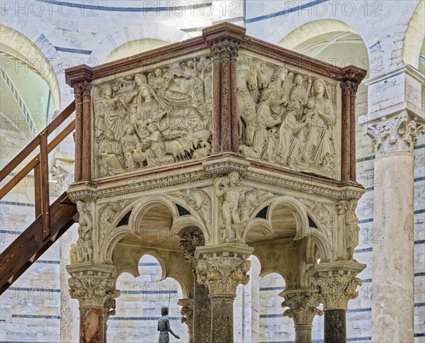 Detail of marble pulpit with Nativity of Jesus and Adoration of the Magi, Hercules, sculptor Nicola