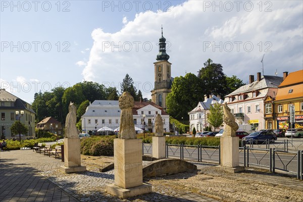 Krasna LÃ­pa (German Schönlinde) is a town with about 3500 inhabitants in the Okres DÄ›ÄÃ­n in the