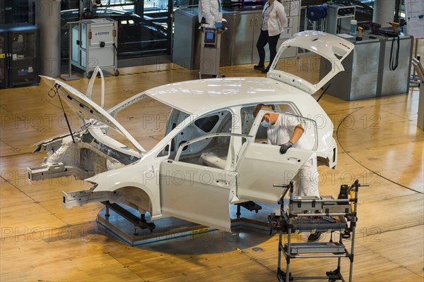 Transparent production in the Transparent Factory. After the phasing out of the Phaeton production,