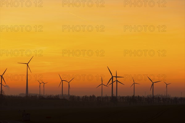 Date of commissioning: Only possible with the Premium version 12 wind turbines: Neg Micon NM64 1500