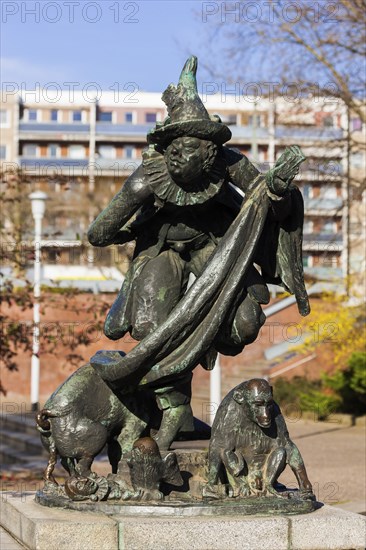 Dresden, the court jester Joseph Fröhlich and his house are commemorated today by a bronze