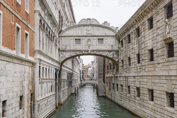 Bridge of Sighs (Ponte dei Sospiri), connecting the New Prison and the Doge's Palace, Venice,