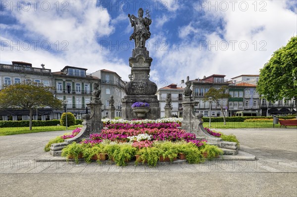 18th century statue of Viana holding in her hand a caravel, Symbol of the seafaring tradition of