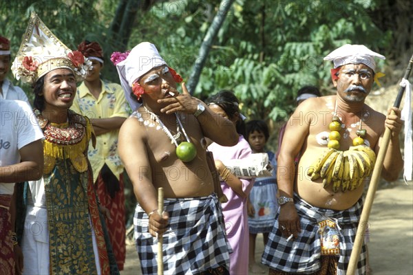 Ngaben (cremation ceremony), guard in front of the house of the deceased Bali, Indonesia, Asia