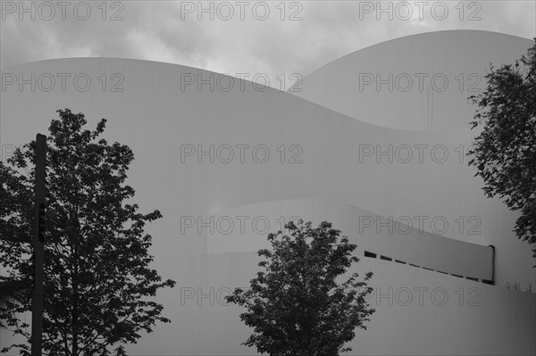 Theatre in Düsseldorf at Gustaf-Gründgens-Platz, black and white, Düsseldorf, Germany, Europe