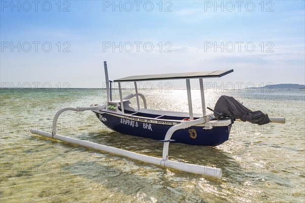 Traditional old fishing boat, sea, blue, ocean, fishing, fishing, work, tropical, empty, nobody,