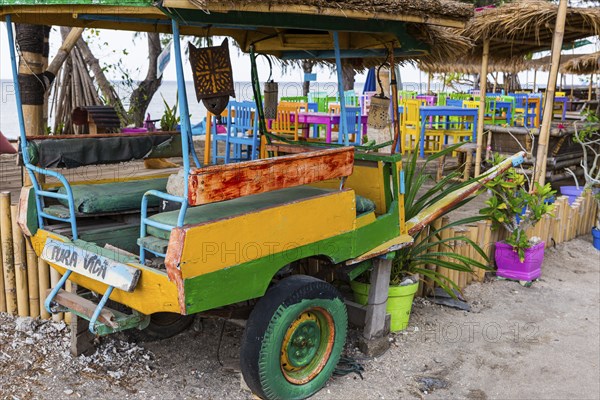 Traditional horse-drawn carriage as taxi, island, culture, everyday life, street scene, work,