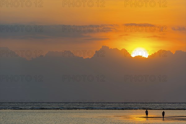 Tourists in the evening sun, sea, beach, holiday, sunset, travel, tourism, dress, transparent,