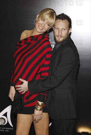 Jenna Elfman and Bodhi Elfman at the Rodeo Drive Walk of Style Award honoring Princess Grace Kelly