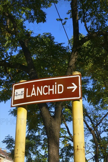 Lánchíd Chain Bridge sign in Budapest