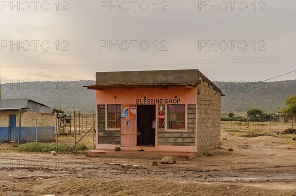 Nairobi, Kenya, Afrique-01/01/2018.Small block stall in pink concrete in Kenya's rift valley,