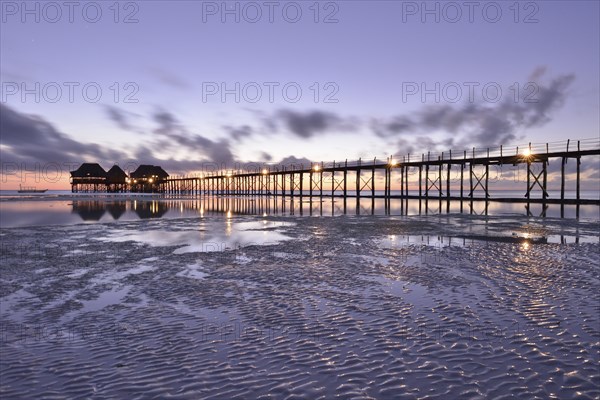 Jetty of the Dongwe Club Hotel in the morning light, Dongwe Beach, Dongwe, Zanzibar, Tanzania,