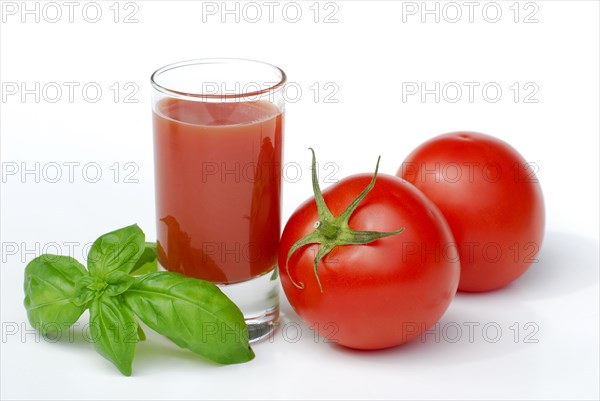 Tomatoesjuice (Solanum lycopersicum) and Basil (Ocimum basilicum)