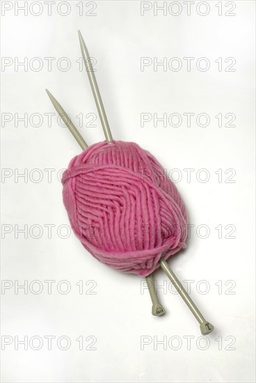 Wool ball with knitting needles, wool, ball, ball, ball of wool, knitting needle, knitting tool,