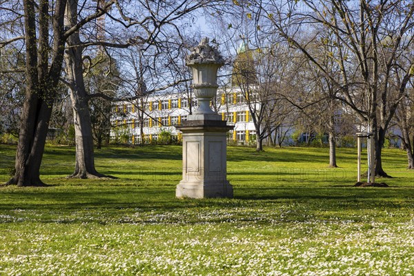 Bürgerwiese and Blüherpark, decorative vase