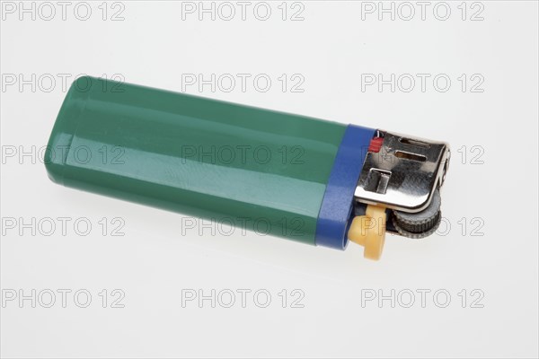 Disposable lighter, plastic gas lighter