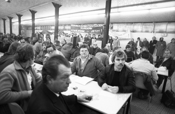 Meeting of the shop stewards of IG Metall at Hoesch AG Westfalenhuette on 05.11.1980 in Dortmund,