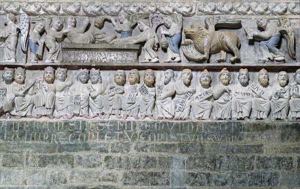 Detail, Romanesque rood screen with ancestors of Jesus, above it revival Mary and the evangelist