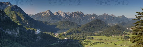 Neuschwanstein Castle, Hohenschwangau near Füssen, Ostallgäu, Allgäu, Bavaria, Germany, Europe