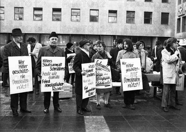 Nazi victims and leftists demonstrated on 2. 2. 1972 in the centre of Cologne against the Nazi