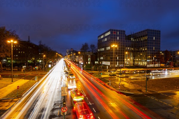 Bundesstrasse B224, Alfredstrasse, in Essen Rüttenscheid, evening rush hour traffic, this area
