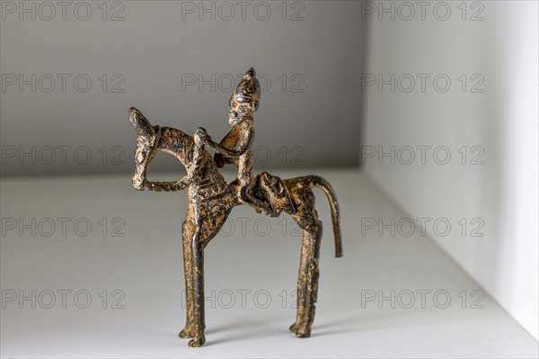 Bronze figure of Bai Bureh (1840-1908) on a horse, ruler of the Kingdom of Koya, art, looted art,