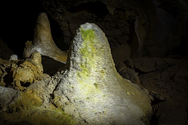 Dragon Cave Syrau