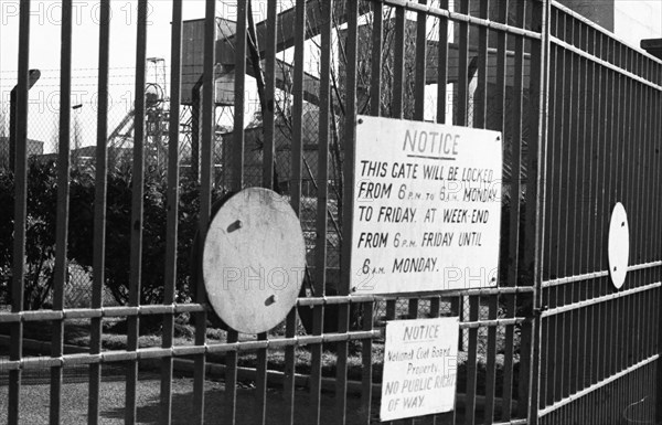 The Strike Action of the Miners' Strike and Their Everyday Life from 11-15 February 1974 in