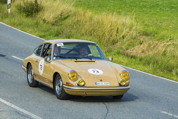 A drive for vintage vehicles. Skilful handling of the vehicle, finding the route by means of the