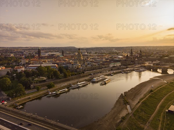 Although the Dresden City Festival was moved to the autumn, 4 steamers still held a small steamship