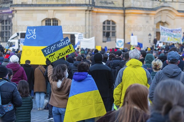 In Dresden, about 3, 000 people gathered on Neumarkt in front of the Church of Our Lady. On posters