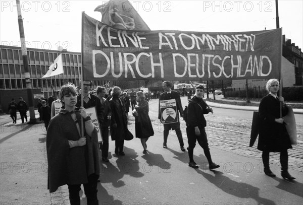 Crossed the industrial landscape of the Ruhr area and was marked by the active participation of the