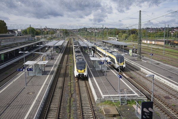 View from the station bridge onto platforms, main station, Heilbronn, Neckar valley, Neckar,
