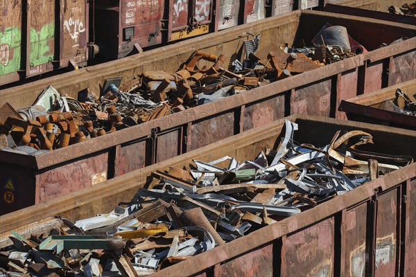 Duisburg, Ruhr area, North Rhine-Westphalia, Germany, railway wagons with scrap metal at HKM