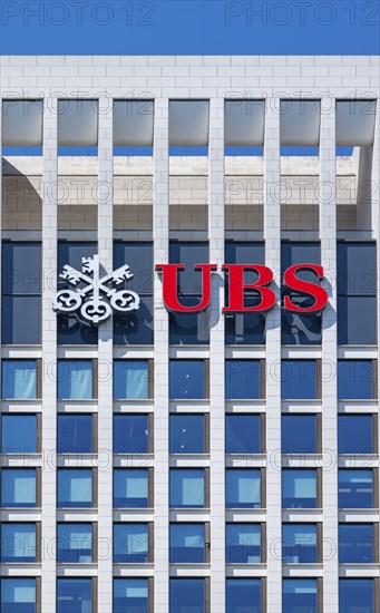 Building with company logo of the Swiss bank UBS, Frankfurt am Main, Hesse, Germany, Europe