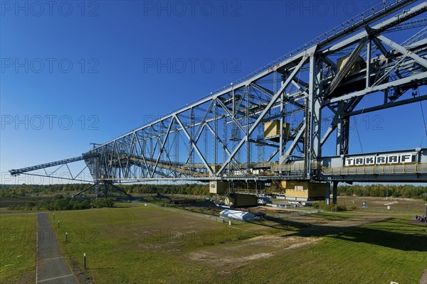 Overburden conveyor bridge F60