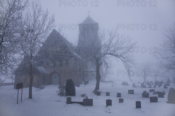 Zinnwald, church in winter
