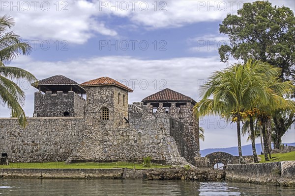 Castle of San Felipe de Lara, Castillo de San Felipe, Spanish colonial fort at the entrance to Lake