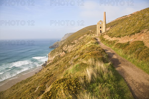 Ruins of Towanroath Pumping House at the Wheal Coates Tin Mine, St Agnes Head, Cornwall, England,