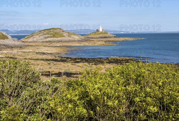 Lighthouse at Mumbles Head, Gower peninsula, near Swansea, South Wales, UK