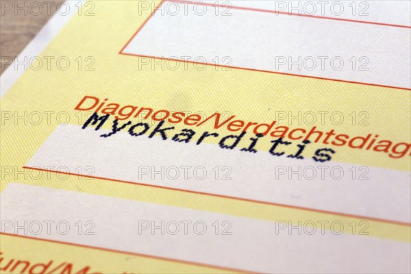 Symbolic image: Diagnosis of myocarditis on a doctor's referral. Myocarditis often occurs after