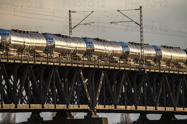 Rhine near Duisburg-Beeckerwerth, goods train on the Haus-Knipp railway bridge, over the Rhine near