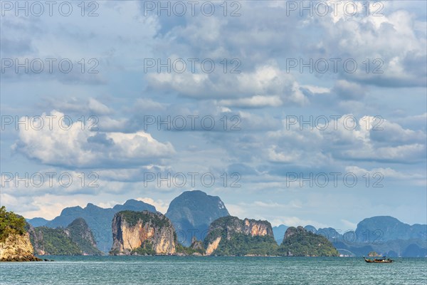 Phang Nga bay near Koh Yai Noi, seascape, seascape, nature, natural landscape, mountains,