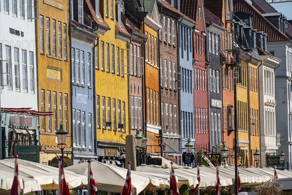 Nyhavn, in the Frederiksstaden district, harbour district with houses over 300 years old, promenade