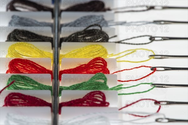 Sewing kit, sewing thread and sewing needles, already threaded, various colours, ready to sew,