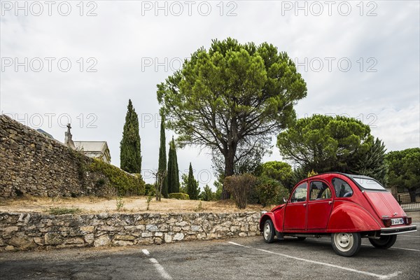 Red Citroën 2CV, classic car, Tourtour, Département Var, Region Provence-Alpes-Côte d'Azur, South