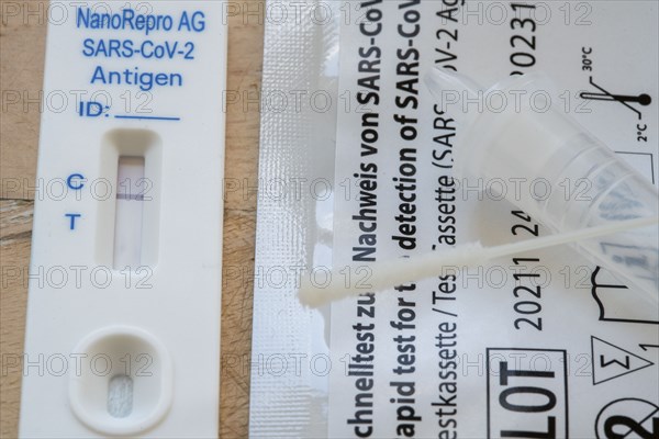 Negative corona antigen rapid test, lay test, self-test, for the detection of SARS-CoV-2 infection,
