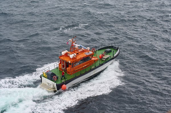 Pilot boat at sea, entrance to Alesund, Fylke, Norway, Europe